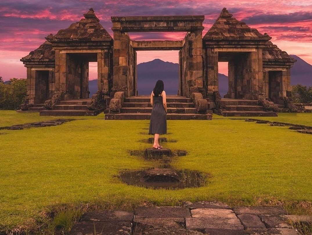 Saksi Bisu: Istana Ratu Boko dan Wangsa Syailendra - Semilir
